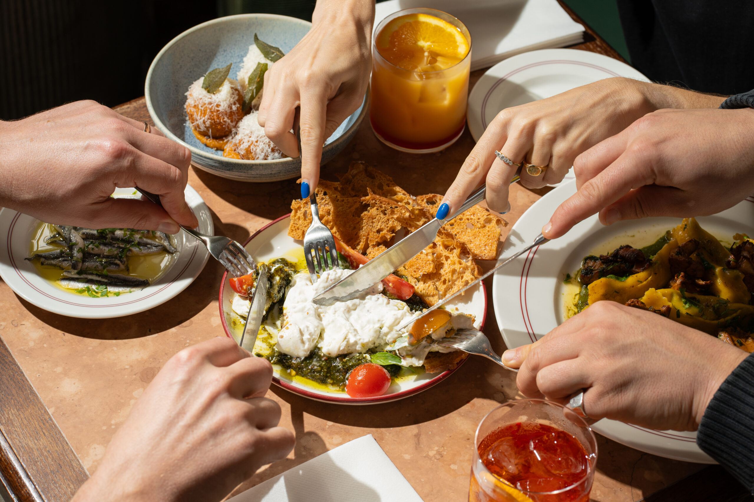 Sharing menu at tutto